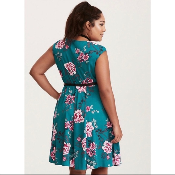 Torrid 2X Teal Floral Fit and Flare Belted Skater Dress NEW - Picture 4 of 10